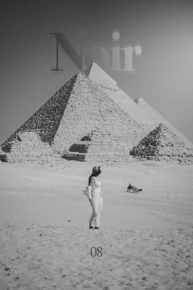 Noir, look 08 in the GRADE pack